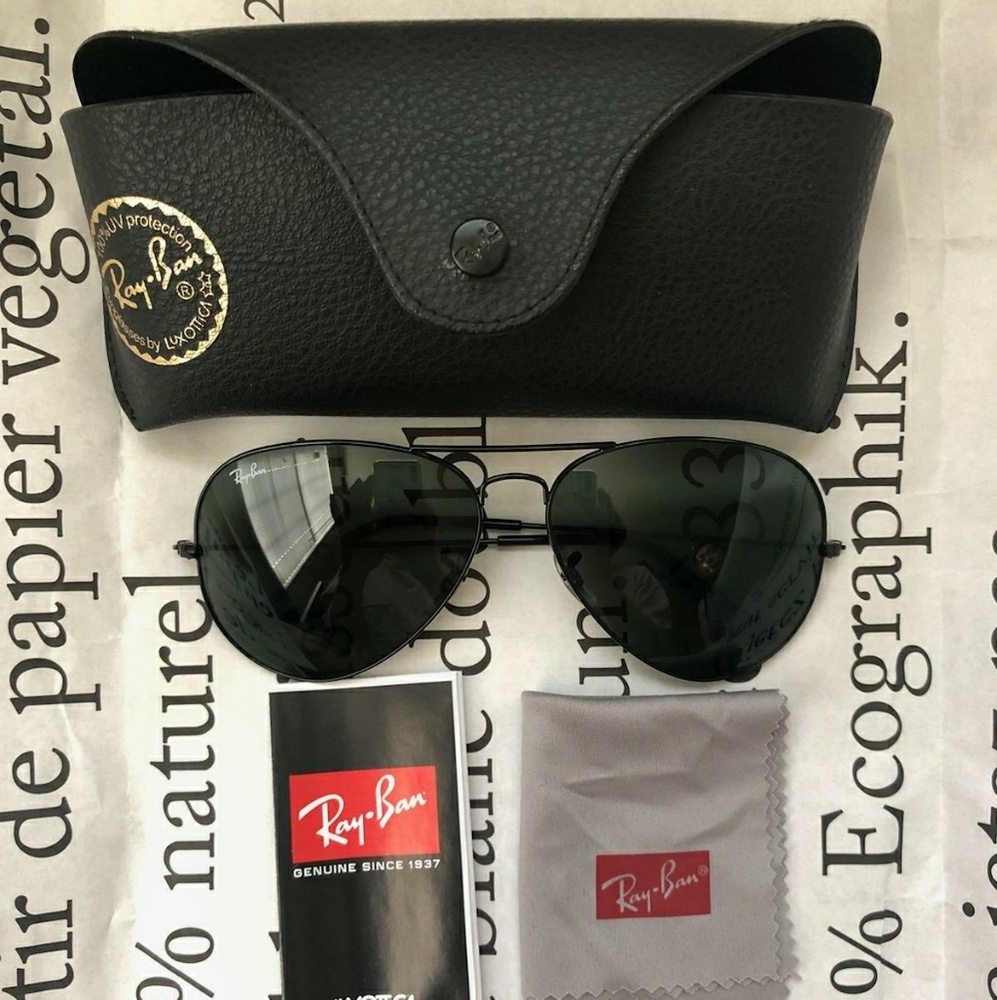 Ray-Ban Aviator Men's Sunglasses with Black Frame